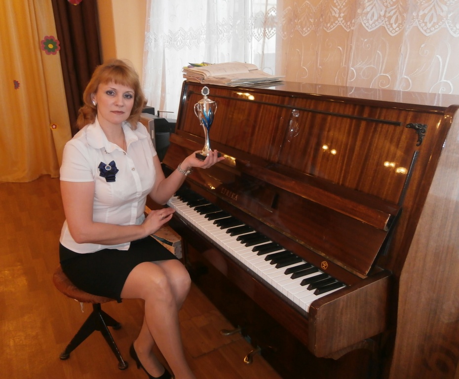 Татьяна с кубком.JPG