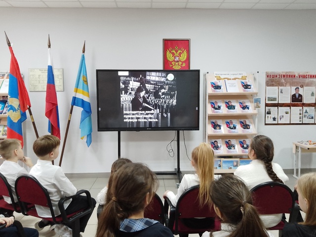 экскурсия 2Д в школьный музей_4.jpg