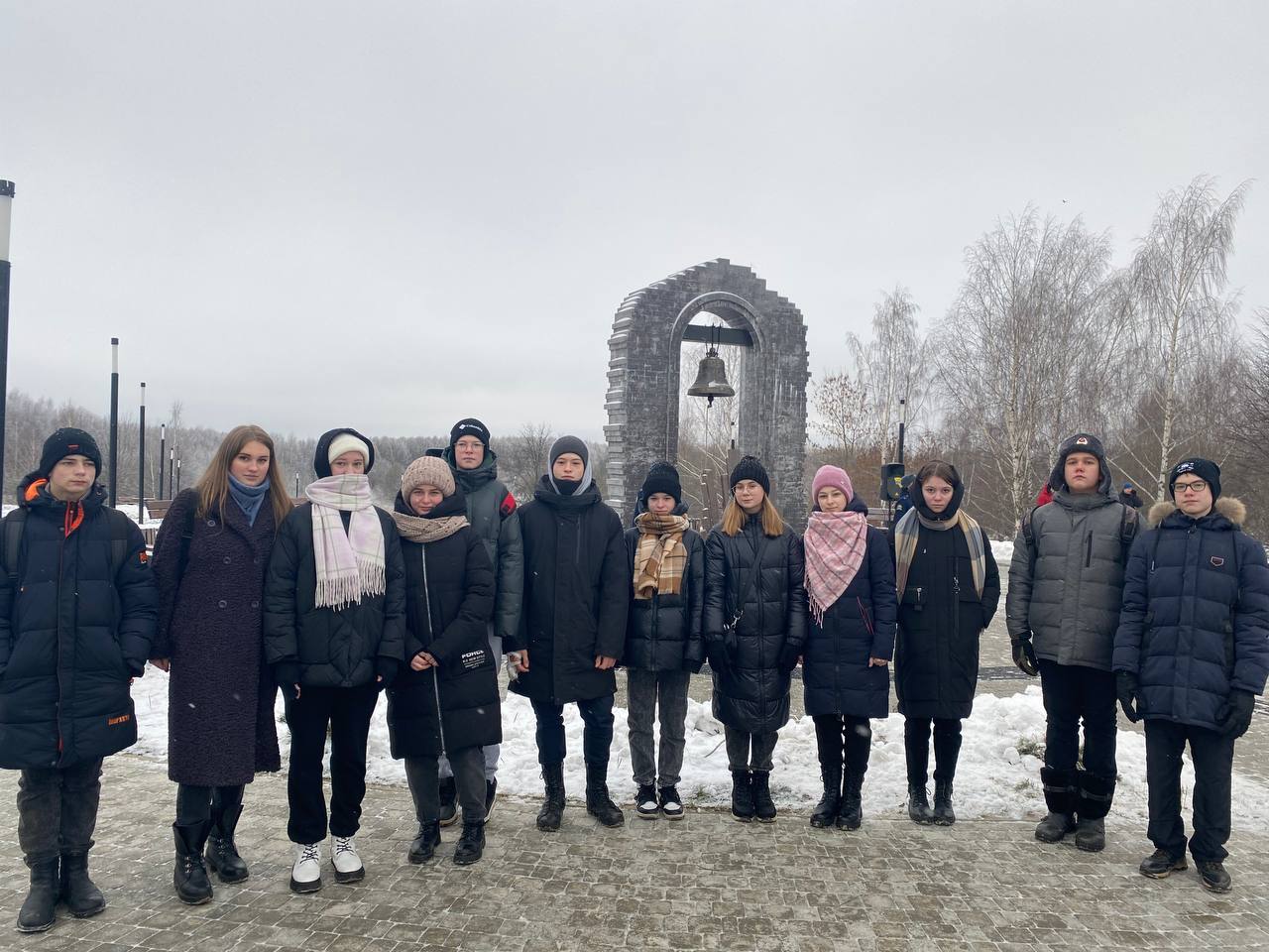 Возложение цветов на день неизвестного солдата.jpg