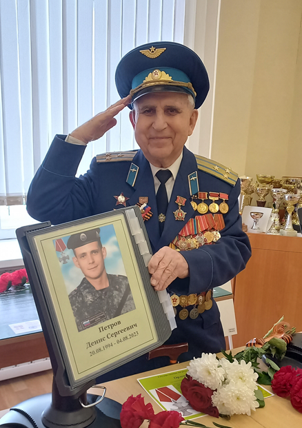 петров.png
