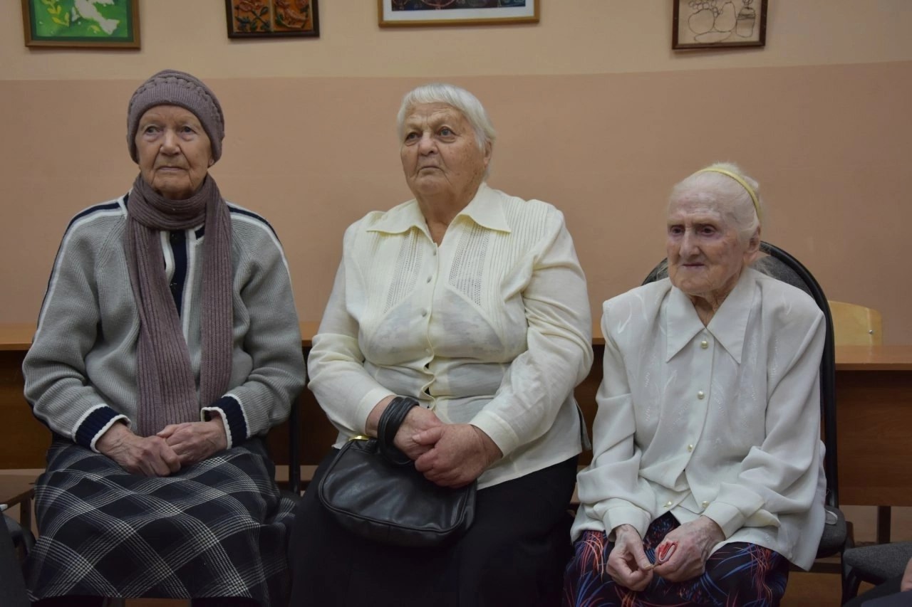vzySxuVrIno.jpg
