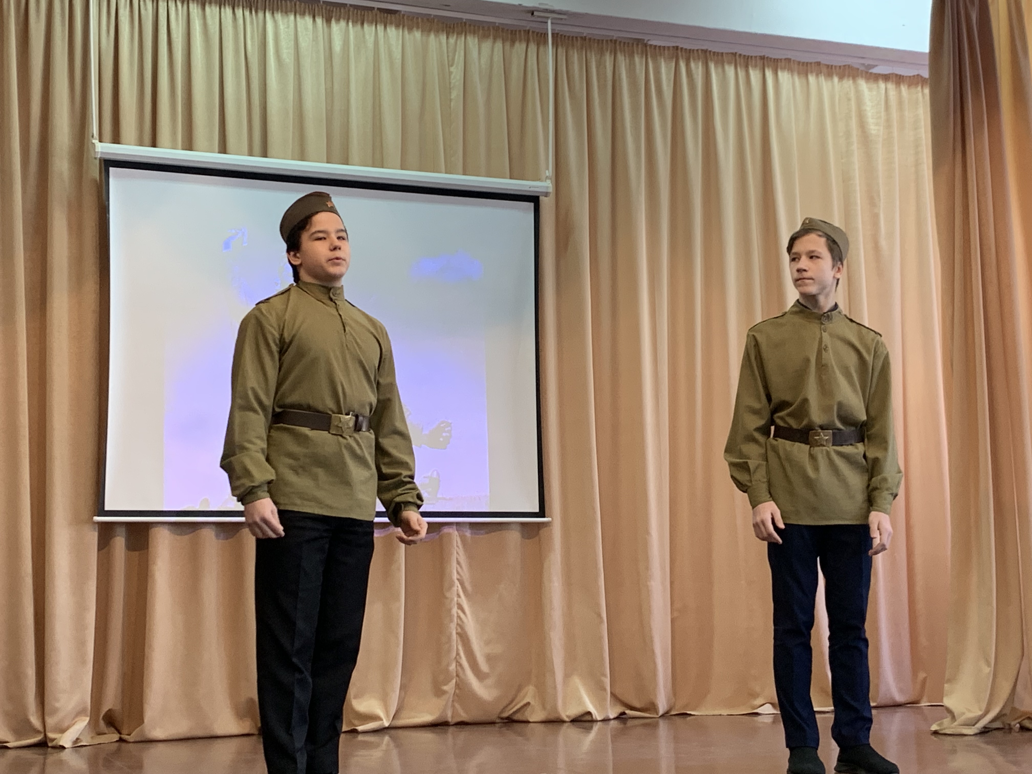Конкурс чтецов к 80-летию Победы.jpg