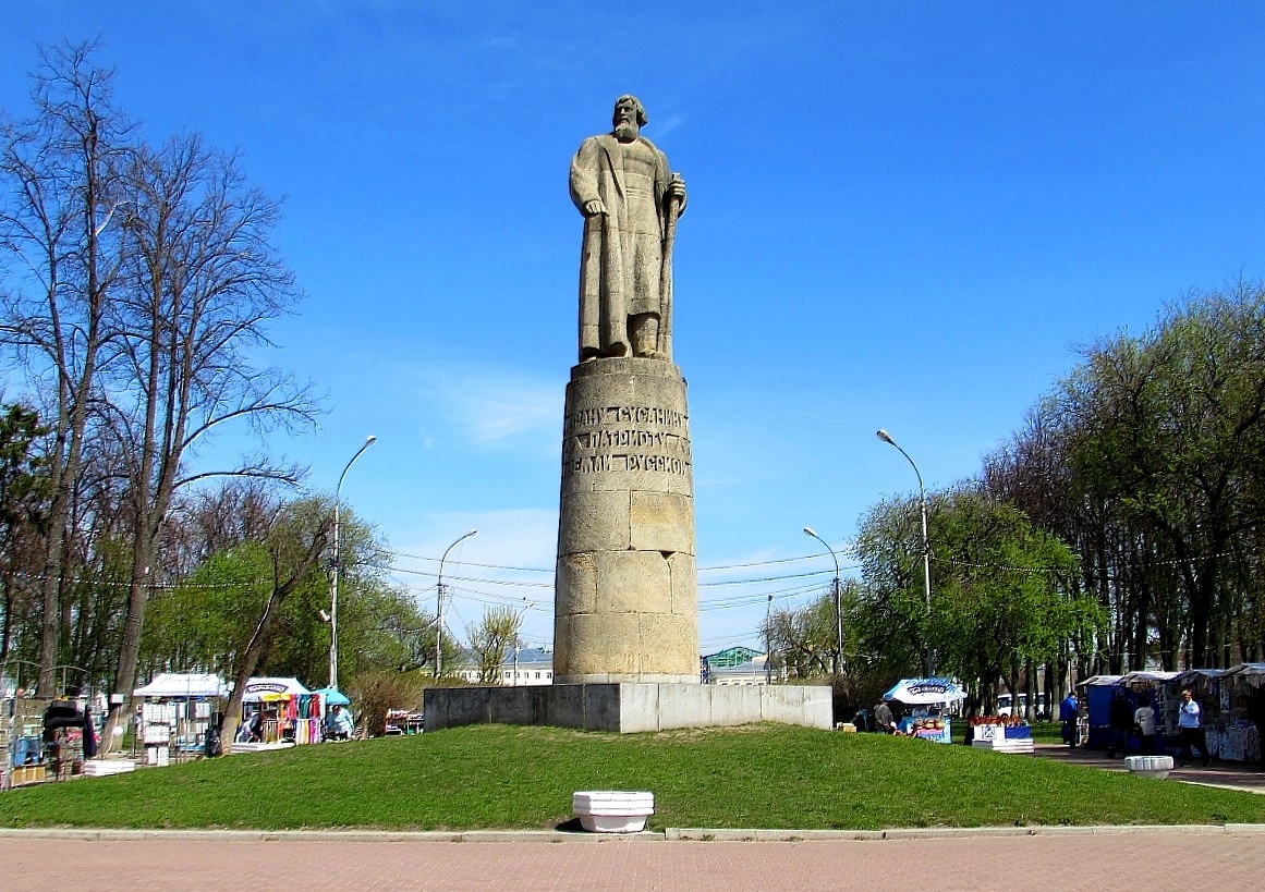 Памятник Ивану Сусанину.jpg