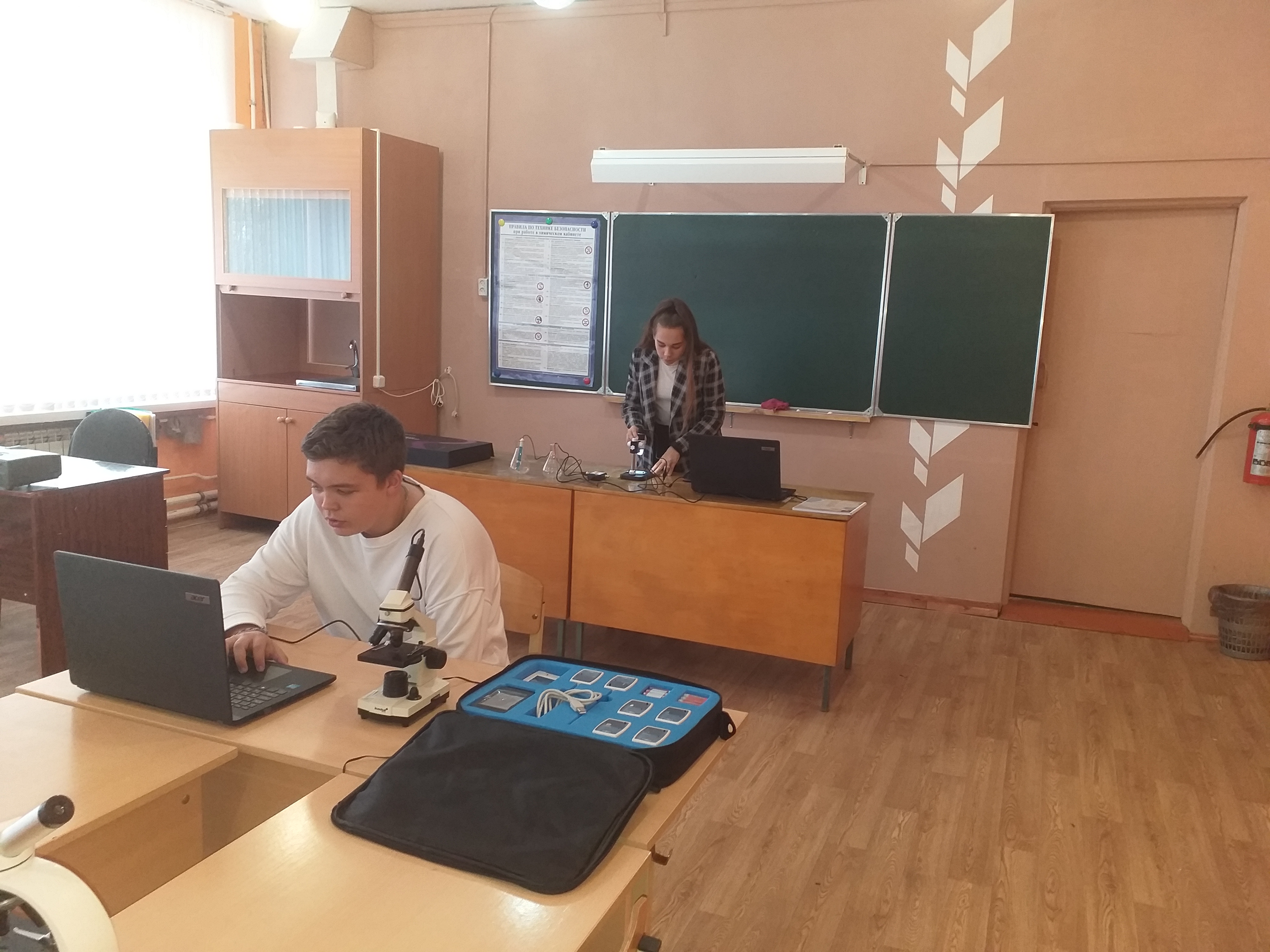 Кабинет химиии с оборудованием 2.jpg