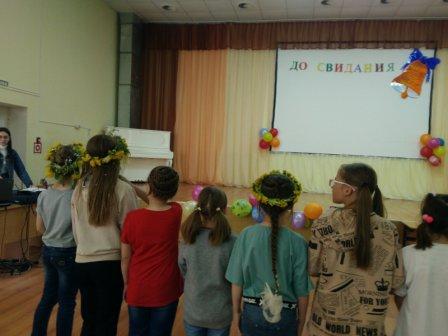 В День красоты у девочек были разные прически.jpg
