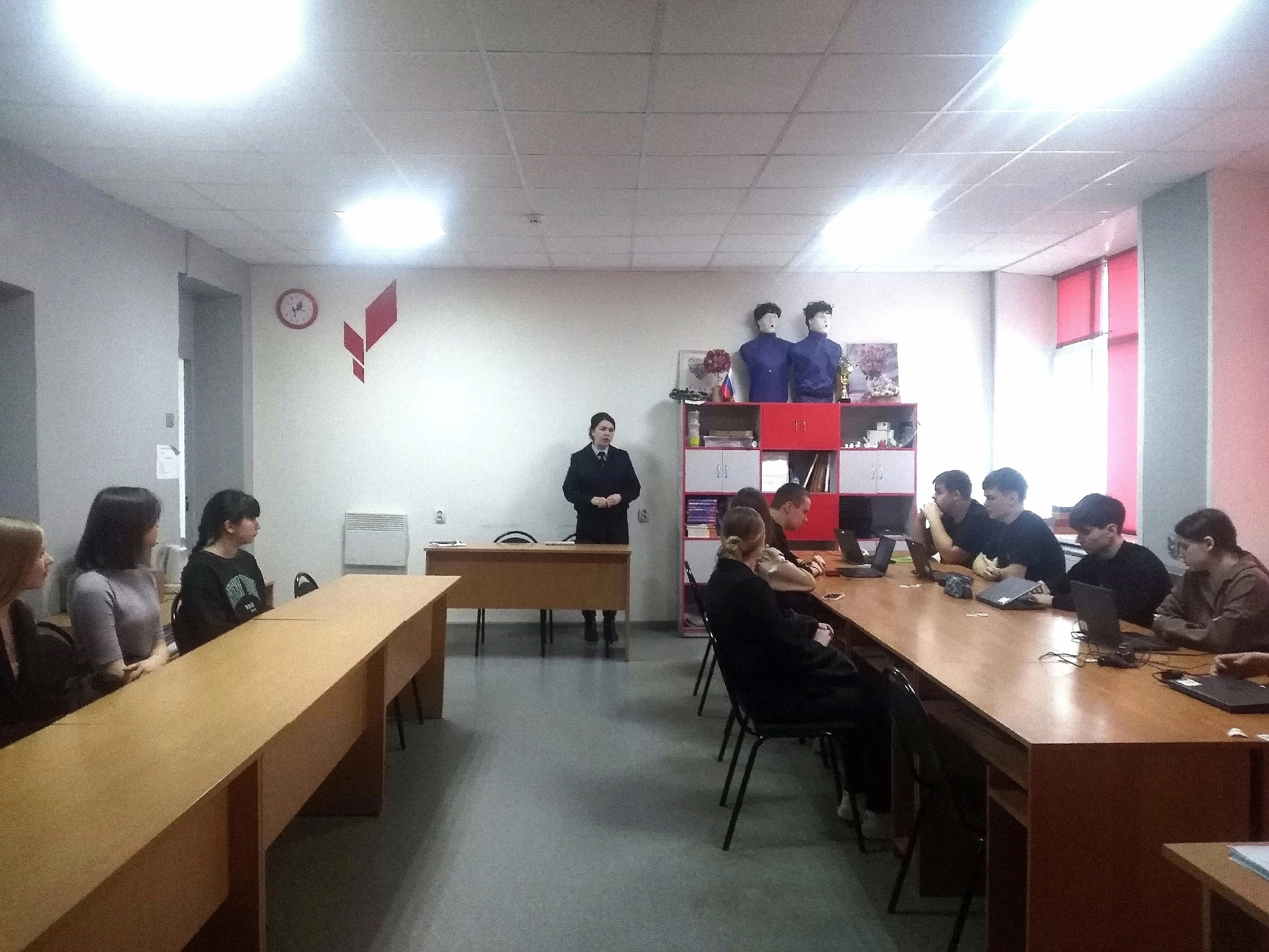 image-10-06-25-11-24-2.png
