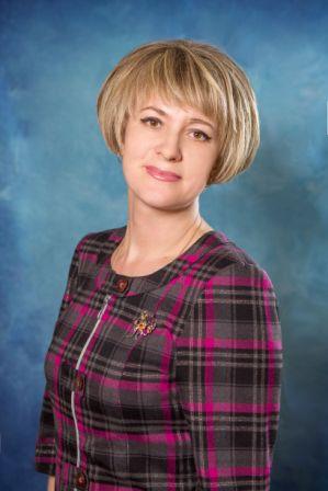 Лариса Валентиновна Сизякова для веб.jpg
