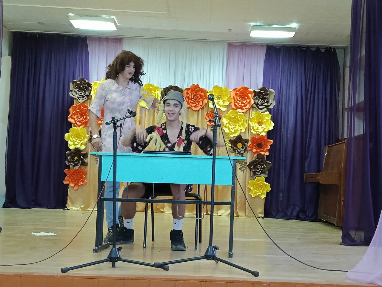 студенческий спектакль Бюро новогоднихуслуг.jpg