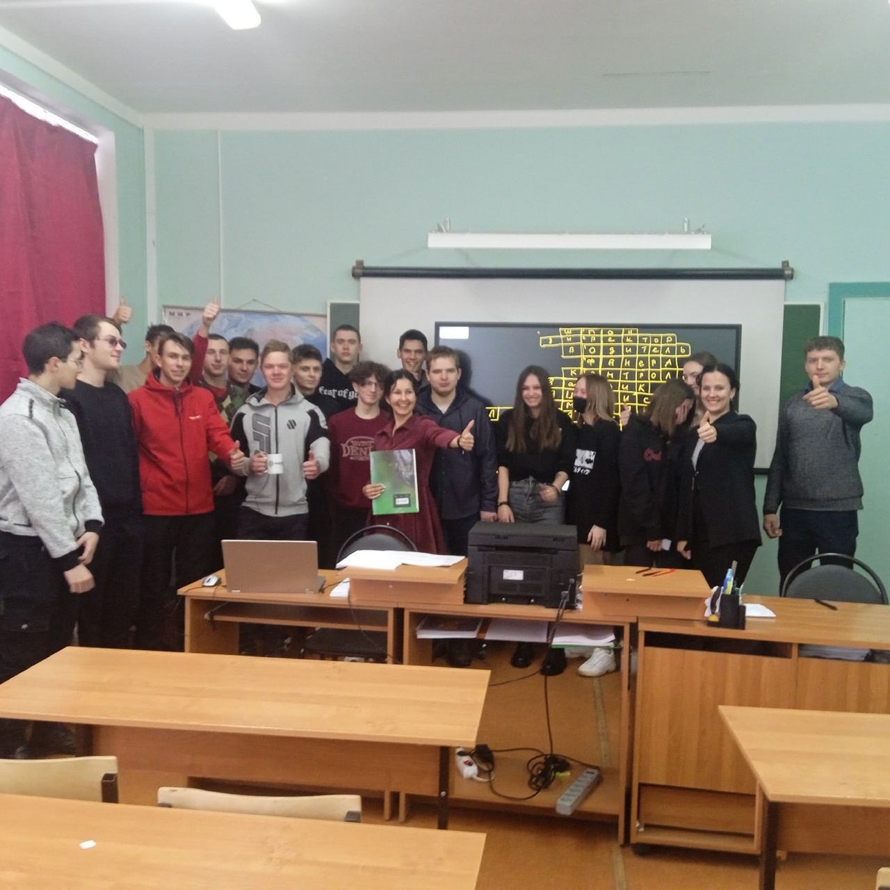 tCMuJSGyzps.jpg