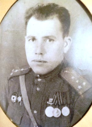 Абрамов Филипп Васильевич, гвардии капитан, 1910 г.р., Горьковская обл, Вознесенский р-он.jpg