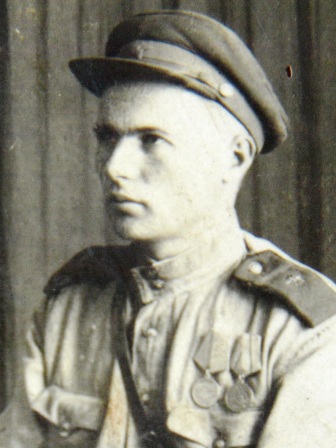 ВОЕВОДИН АЛЕКСЕЙ АЛЕКСАНДРОВИЧ, рядовой, 1921 года рождения, деревня Кот-Мыс Октябрьского района Костромской области.jpg