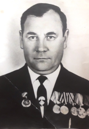 Комаров Василий Николаевич, старший сержант, 15.02.1925 г.р., Костромская область, Мантуровский район, д. Абрамиха.jpg