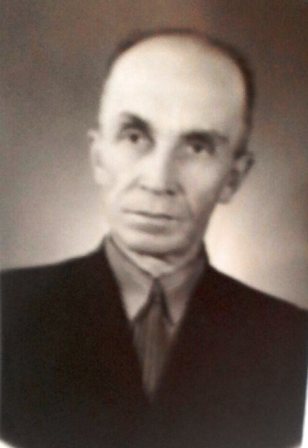 Кузнецов Александр Карпович_1914-1980_деревня Мухино Вохомского района_ушёл на фронт в 1941 в звании лейтенанта_ вернулся в 1947 в звании майора.jpg