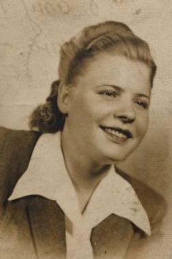 Матвеева Антонина Васильевна, рядовой, 17 ноября 1923-26 февраля 1999, Новгородская область, Хвойнинский район, дер. Кривуха.jpg