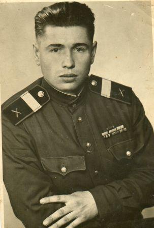 Мохов Алексей Викторович,родился 1 октября 1920 года в Борщинском сельсовете Костромского района, командир отделения связистов.jpg