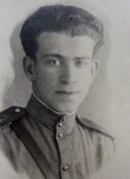 Розин Александр Григорьевич, 1.08.1920 Донецк капитан.jpg