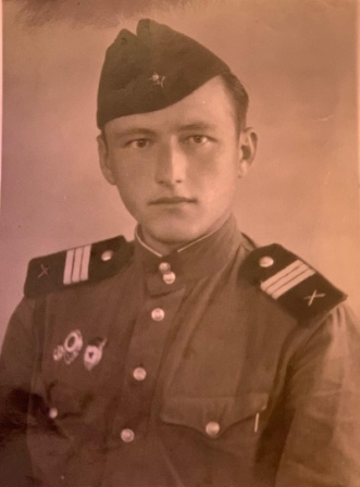 Финчук Сергей Михайлович, 08.09.1925Драгонешты Молдавская ССР старший сержант.jpg