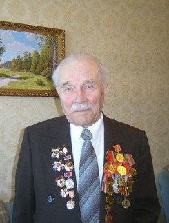 Юрыжев Виталий Фёдорович младш лейтенант родиолся 1923 г деревня Березовка Ивановской области.jpg