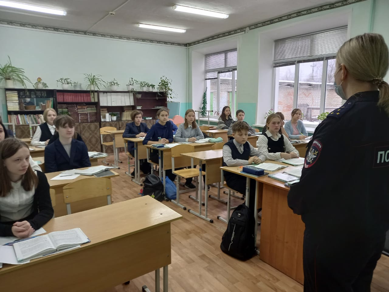 Шмыкова на занятии.jpg