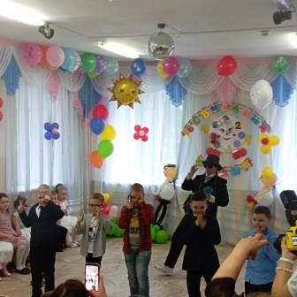 Утренник Непоседы 4 танец мальчики.jpg