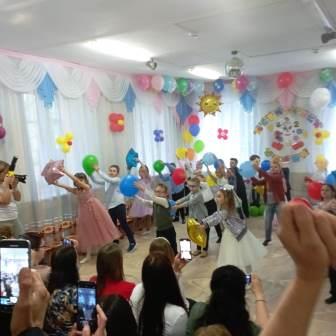 Утренник Непоседы.jpg