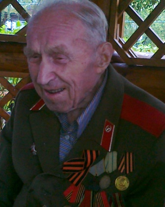 Глазунов Аркадий Михайлович, ефрейтор, партизан, 24.08.1922-2012.jpg