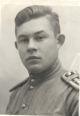 Ерастов Евгений Федорович,23.03.1925Ростовская область, станица КазанскаяРядовой, ефрейтор.jpg