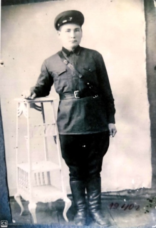 Ишембетов Вадут Харрасович 10.05.1915  Деревня Габсалямово Юлуковский совхоз Баймакского района командир отделения.jpg