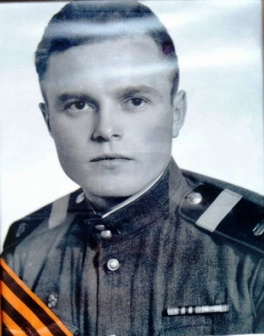 Крылов Борис Николаевич, майор, 06.08.1926г.р, д. Вешняково, Мантуровский район.jpg