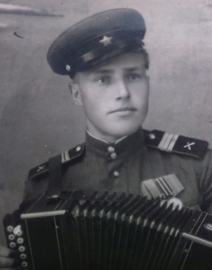 Лавраков Дмитрий Власович, сержант, красноармеец, 1926 г.р.,  Костромская обл. Вохомский район, Маручатский сс.jpg