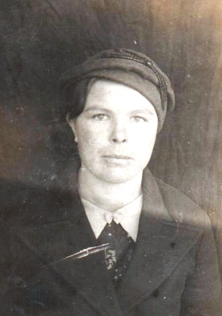 Парфенова Елизавета Васильевна_ труженица тыла_1915-2012_ д. Заречье, Чухломской район.jpg