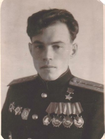 Соловьев Виталий Ефимович4.04.1923Нейский район Костромской областиКапитанГерой Советского Союза.jpg